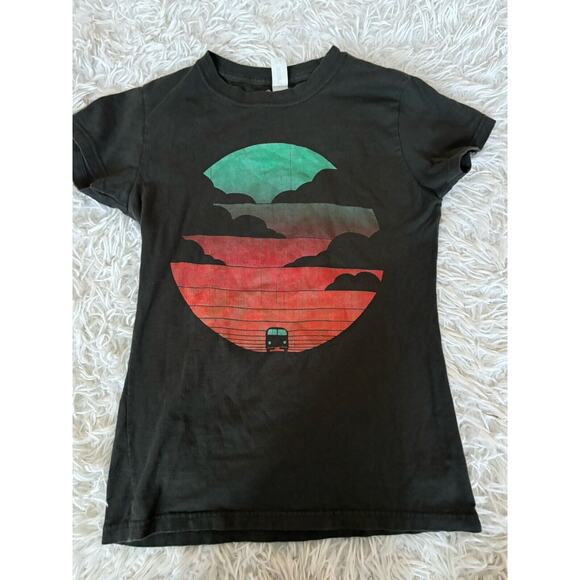 Design by Humans sz. S (runs SMALL)sunset design tee. Cute, fun - Picture 1 of 9